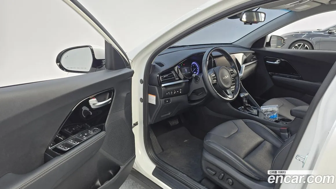 Kia Niro — фото 10
