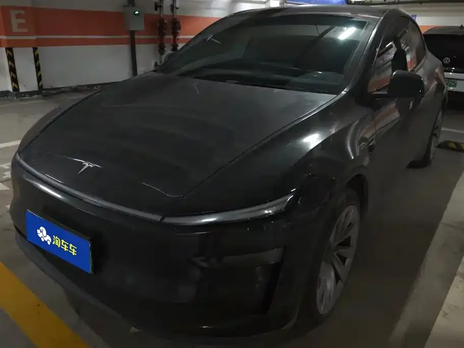 Tesla Model Y — фото 1