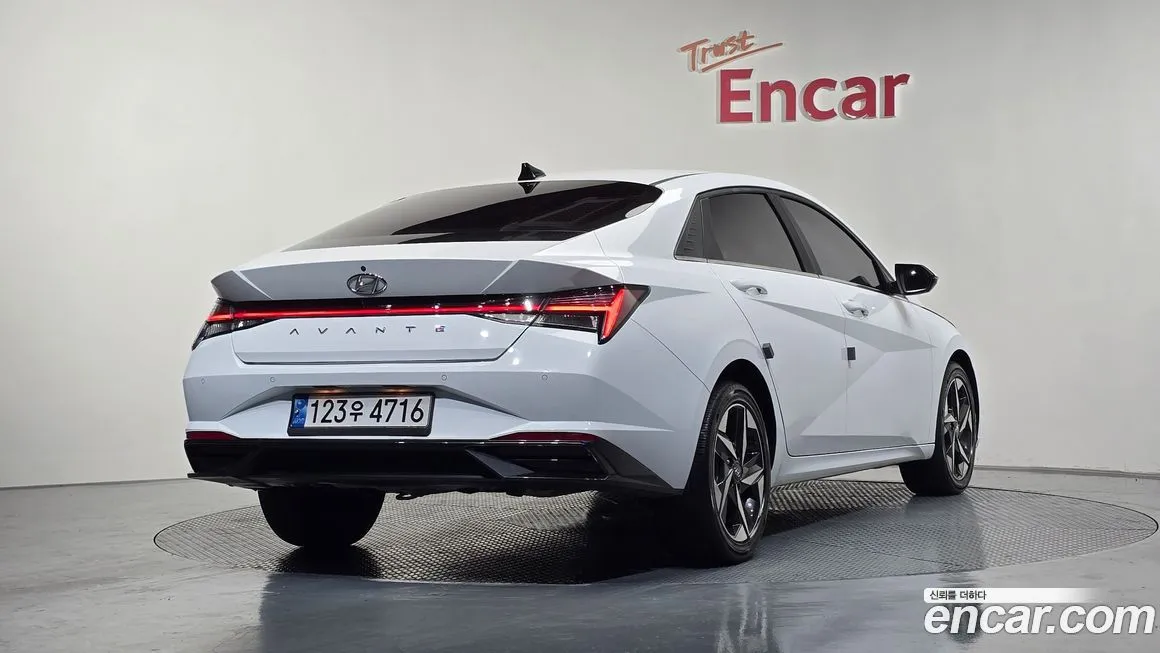 Hyundai AVANTE — фото 2