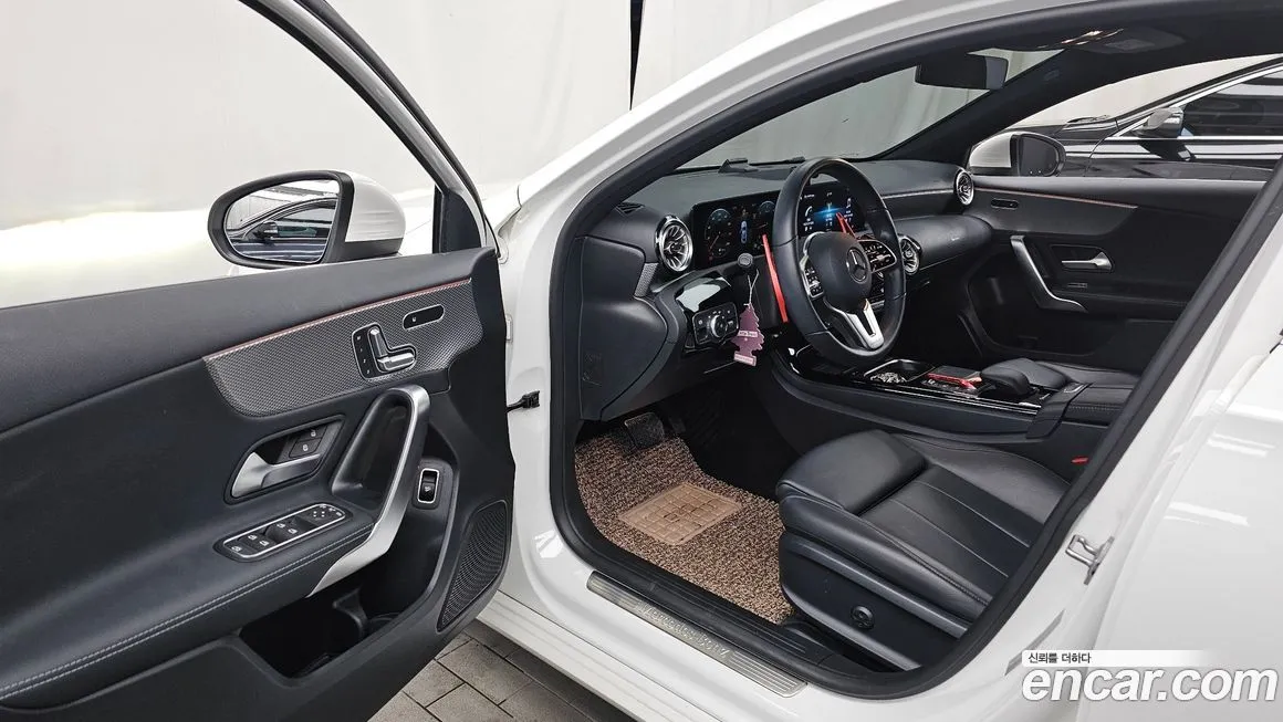 Mercedes-Benz A-Class — фото 10