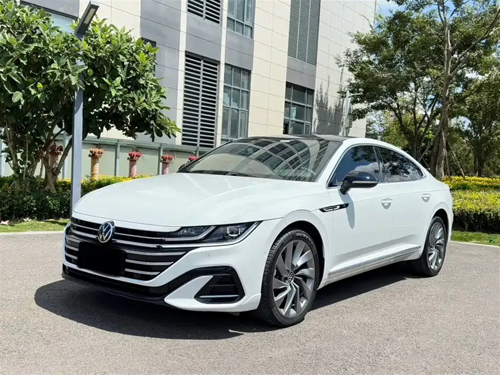 Volkswagen CC 2023 из CN, фото 1