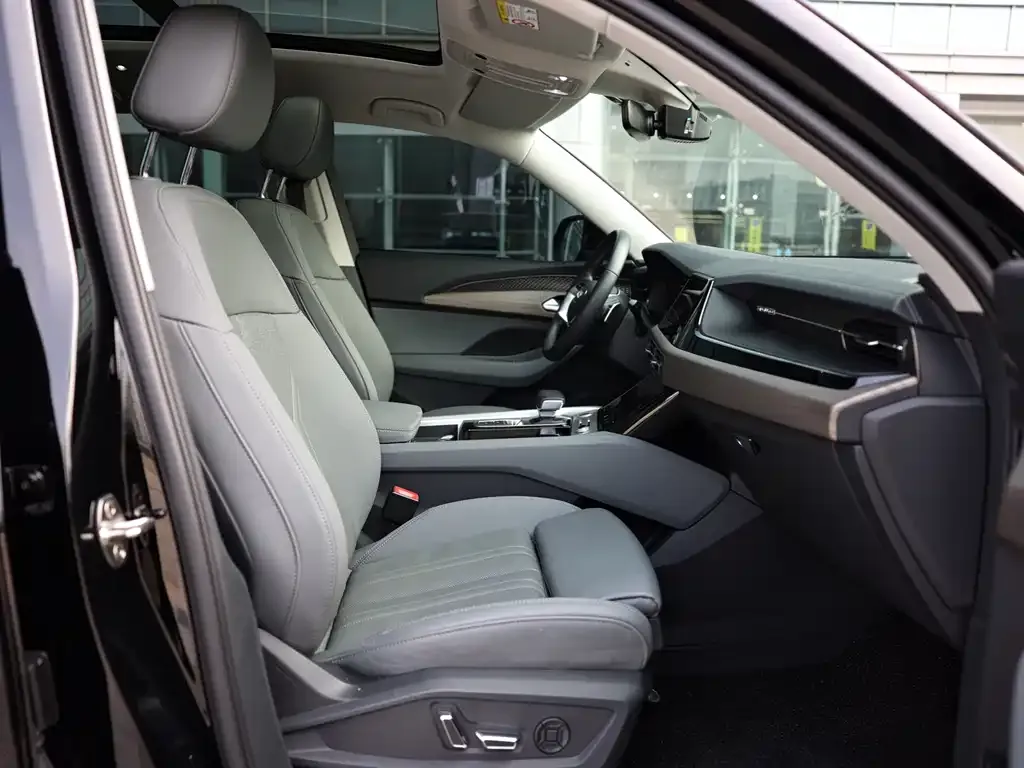Audi Q6 2023 из CN, фото 9