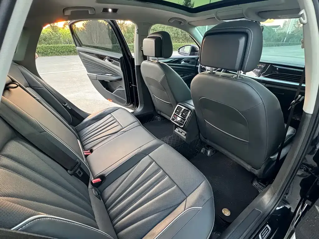 Volkswagen Passat — фото 7