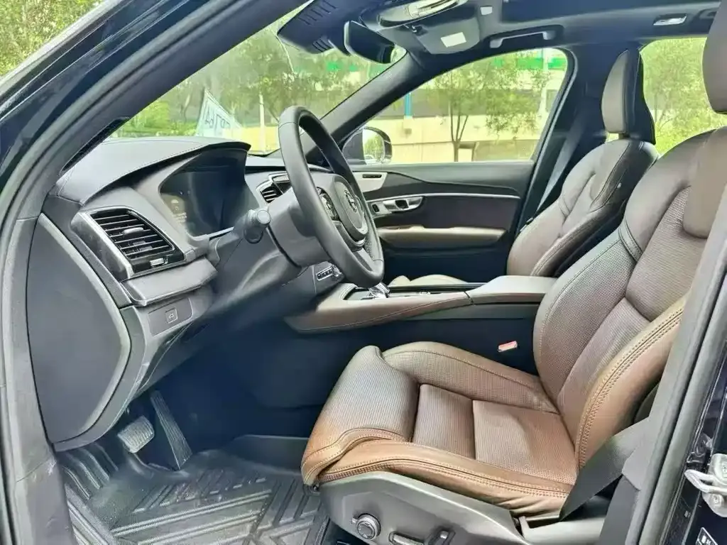 Volvo XC90 2023 из CN, фото 7