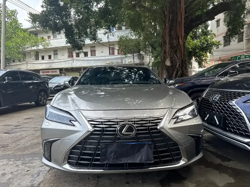 Lexus ES 2025 из CN, фото 2