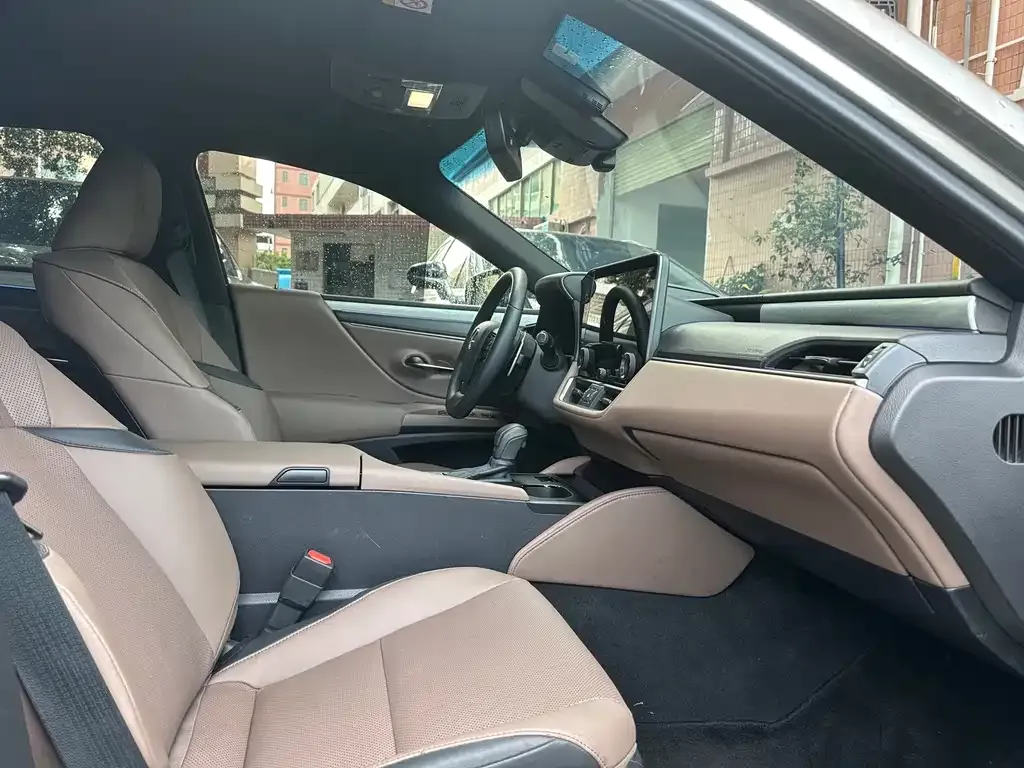 Lexus ES 2025 из CN, фото 4