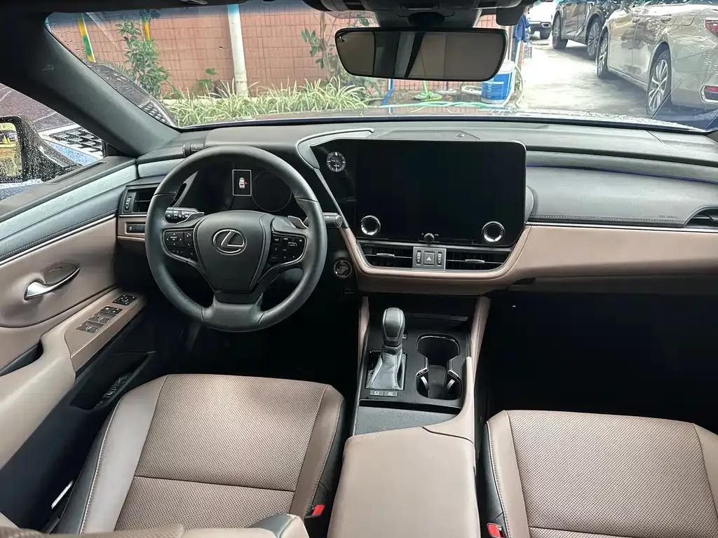 Lexus ES 2025 из CN, фото 7
