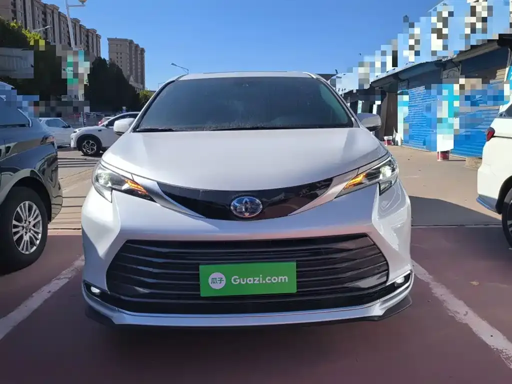 Toyota Sienna 2022 из CN, фото 3
