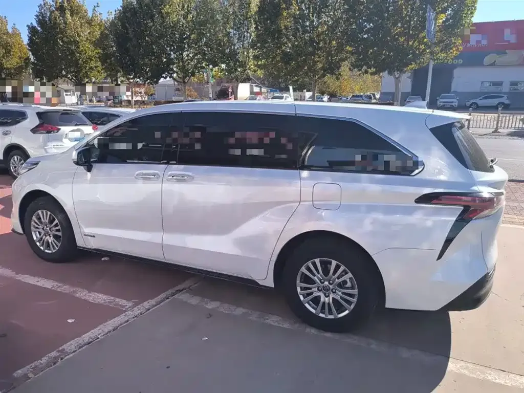 Toyota Sienna 2022 из CN, фото 5