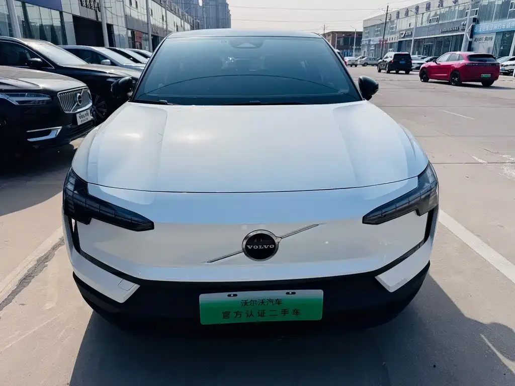 Volvo EX30 2024 из CN, фото 2