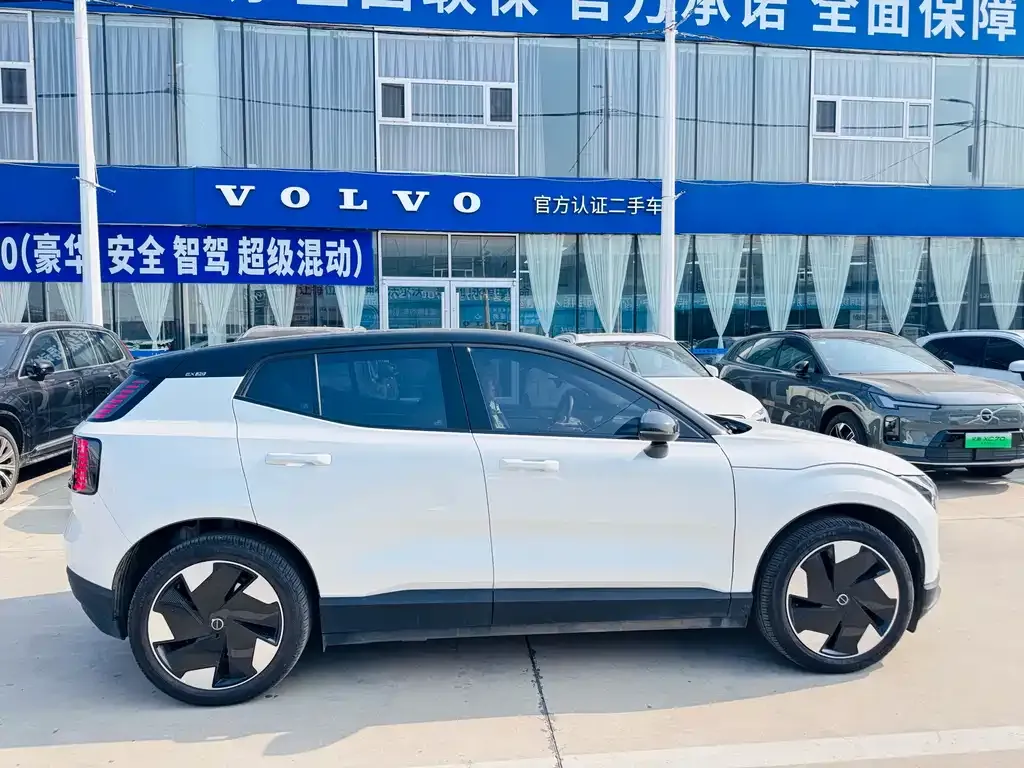 Volvo EX30 2024 из CN, фото 3