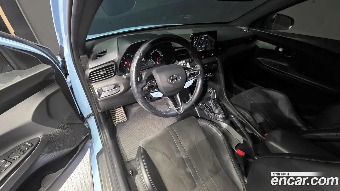 Hyundai Veloster — фото 7