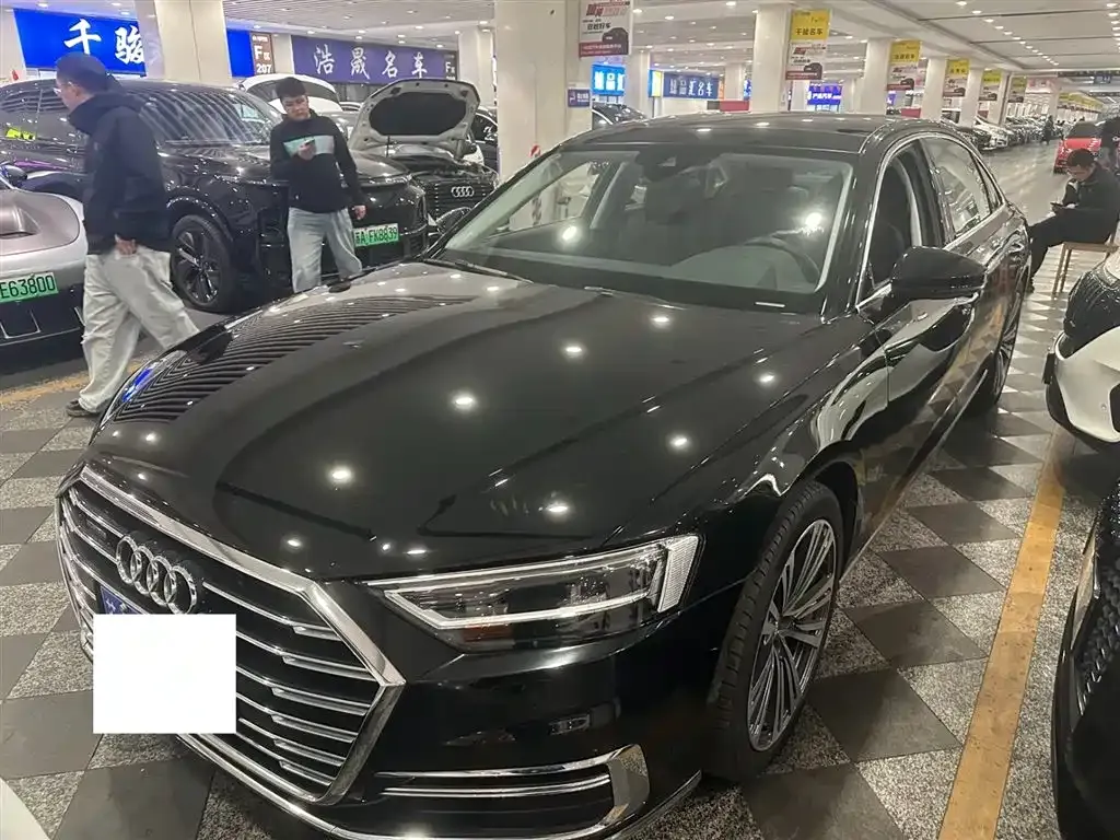 Audi A8 — фото 3
