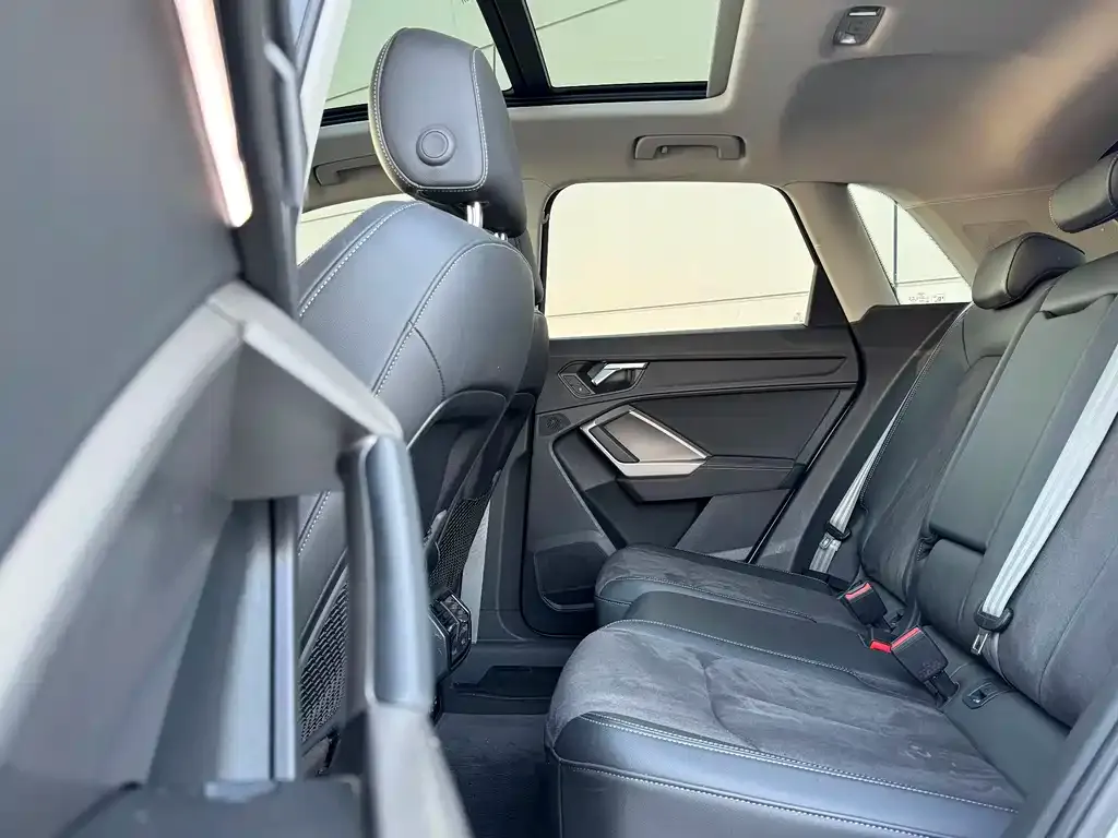 Audi Q3 2024 из CN, фото 10