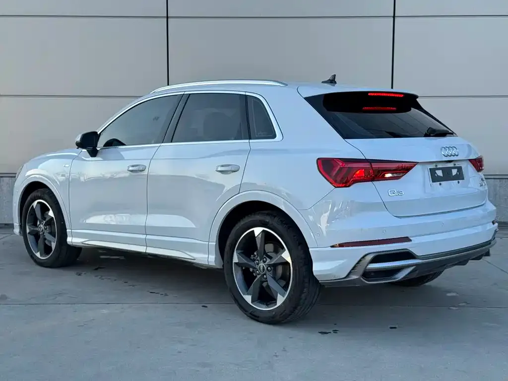 Audi Q3 2024 из CN, фото 2