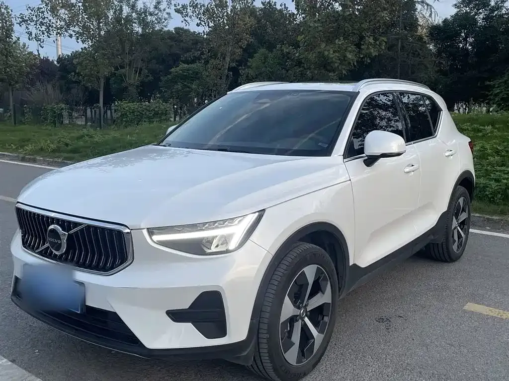 Volvo XC40 — фото 2