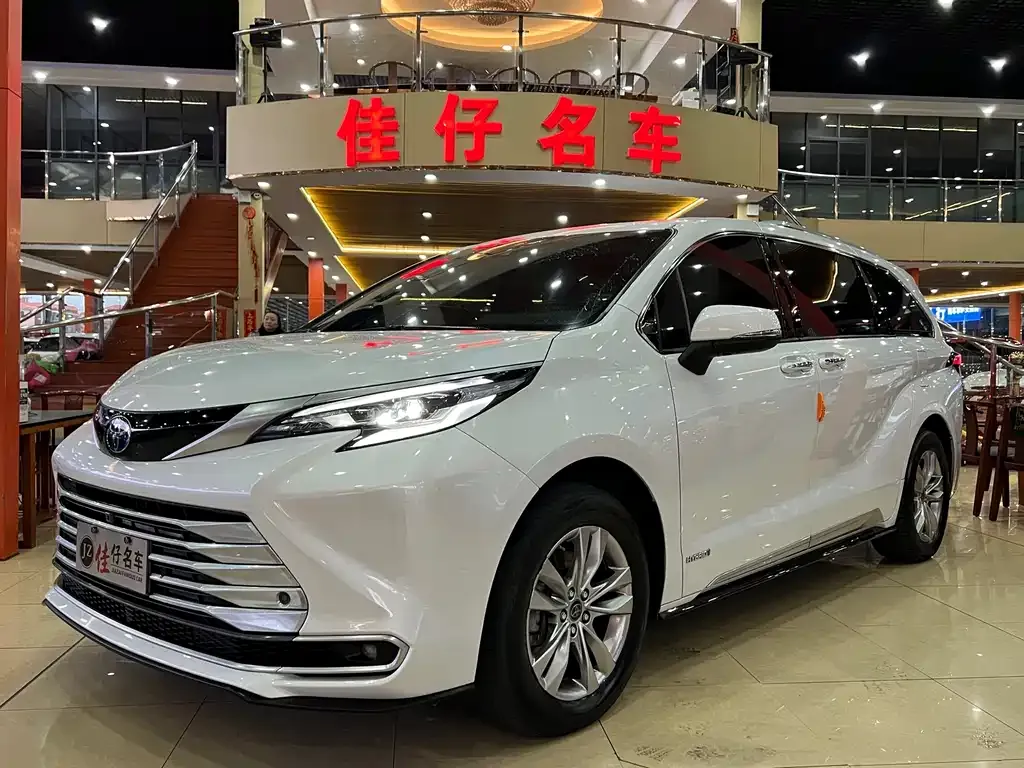 Toyota Sienna 2022 из CN, фото 1
