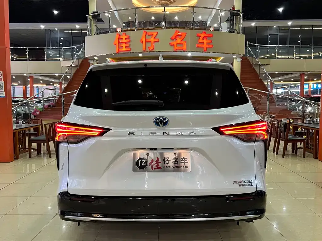 Toyota Sienna 2022 из CN, фото 4
