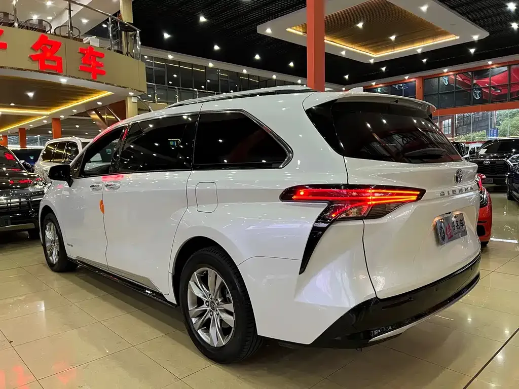 Toyota Sienna 2022 из CN, фото 6