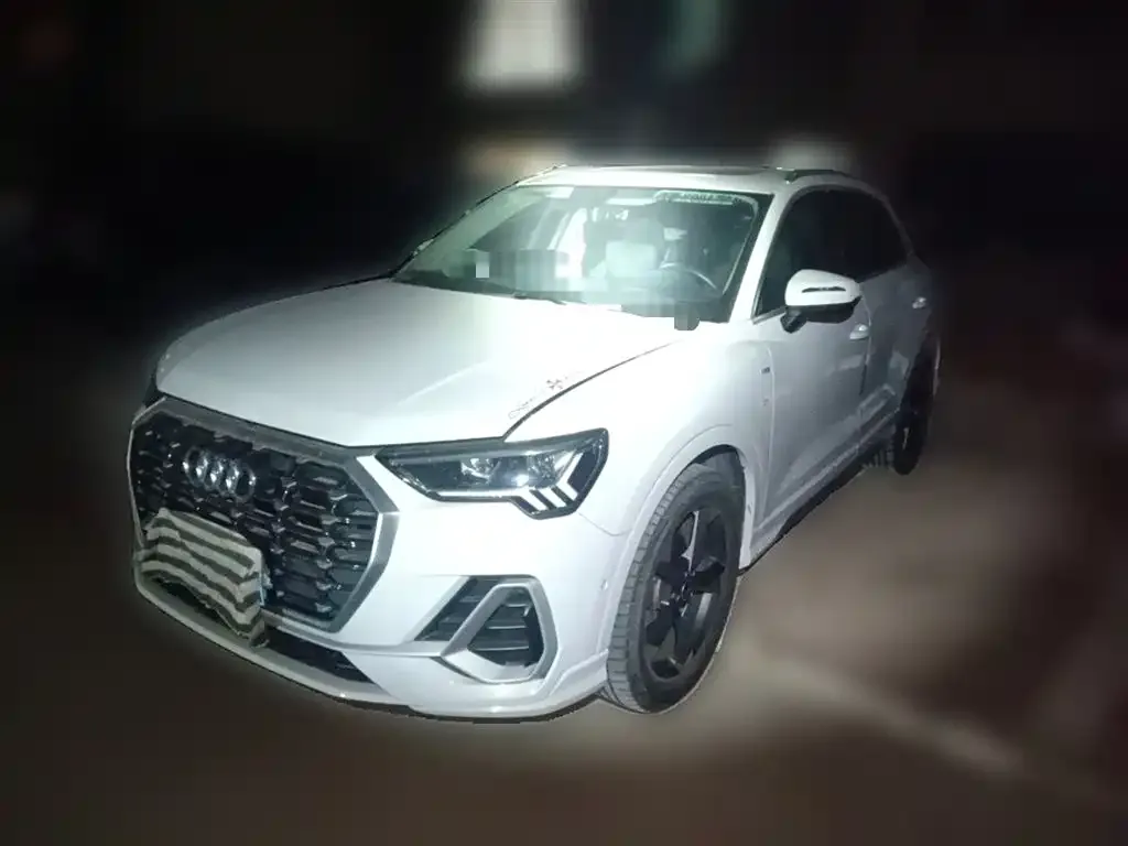 Audi Q3 2023 из CN, фото 2
