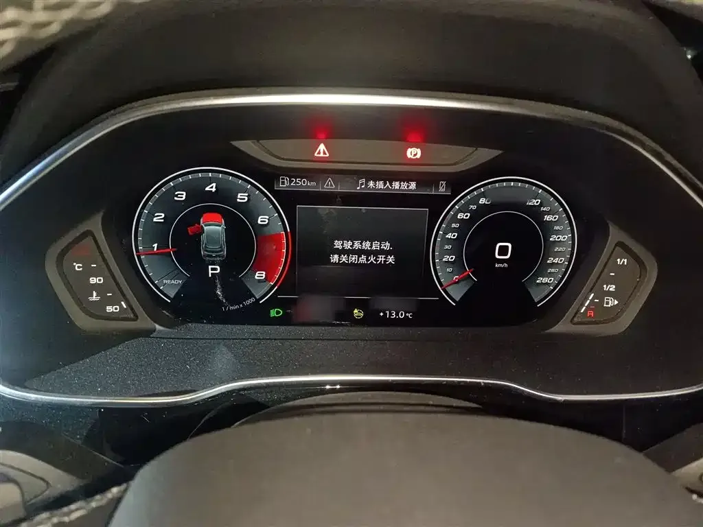 Audi Q3 2023 из CN, фото 4