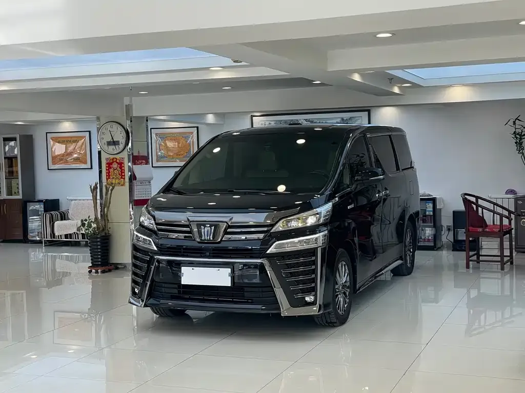 Toyota Alphard 2023 из CN, фото 1