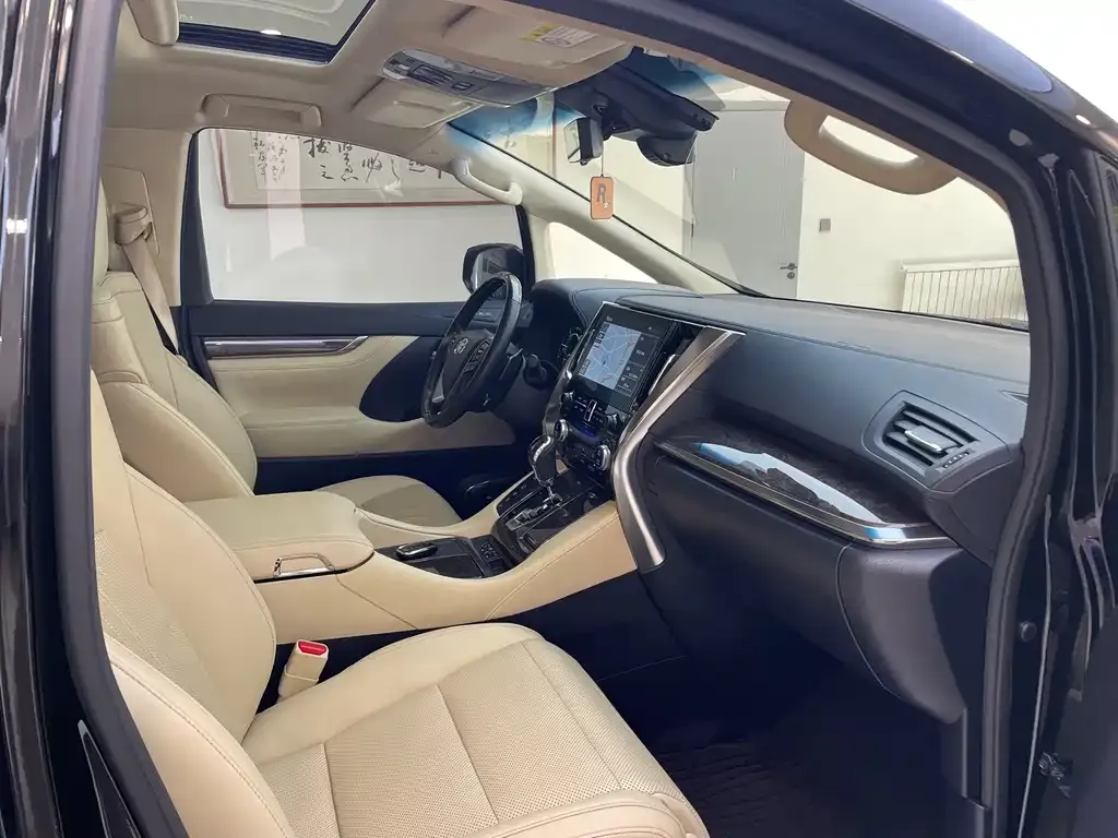 Toyota Alphard 2023 из CN, фото 10