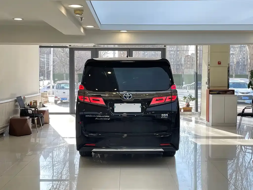 Toyota Alphard 2023 из CN, фото 5