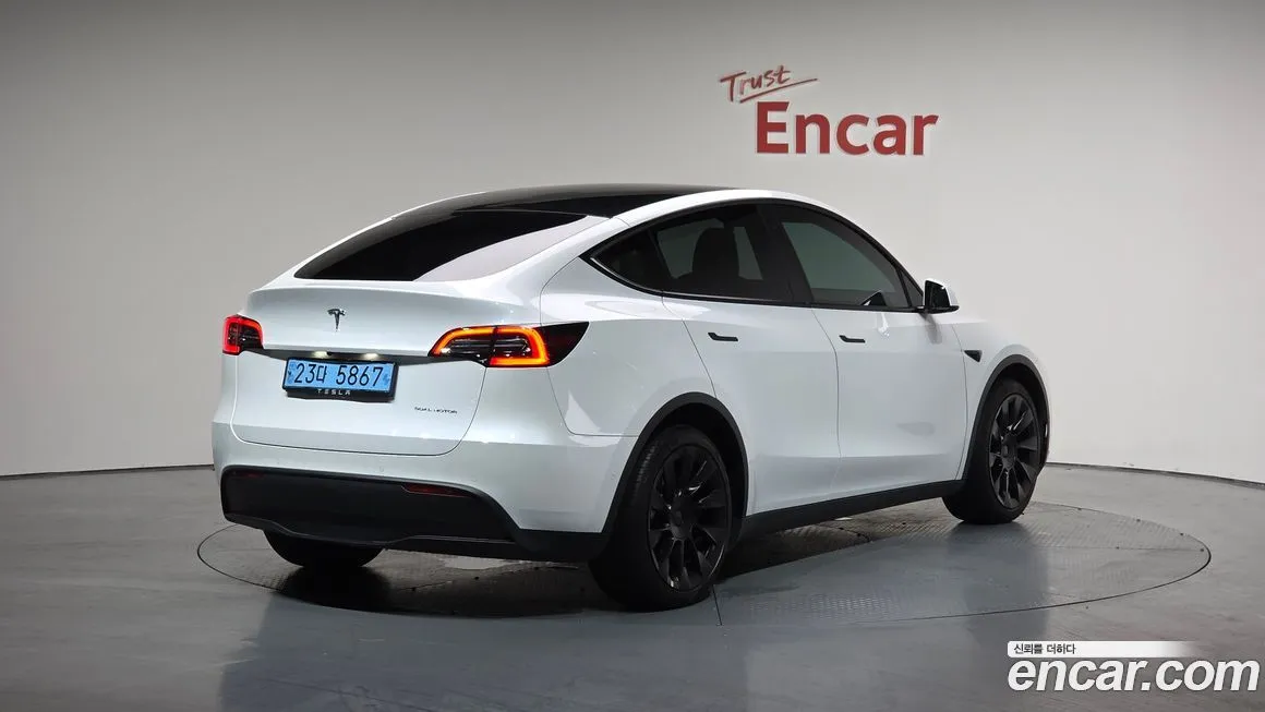 Tesla Model Y — фото 2