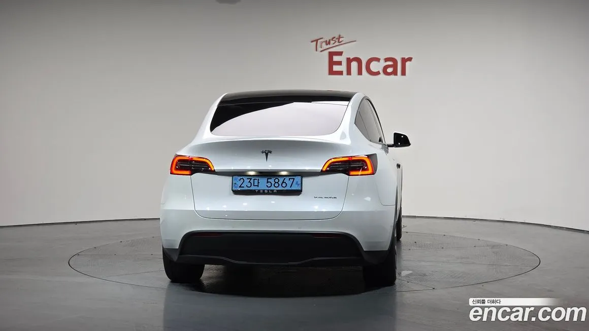 Tesla Model Y — фото 4