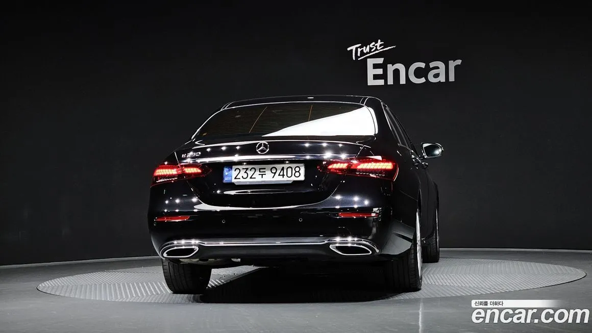 Mercedes-Benz E-Class — фото 4
