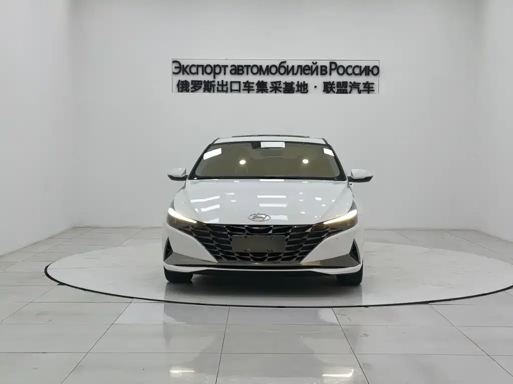 Hyundai Elantra — фото 2
