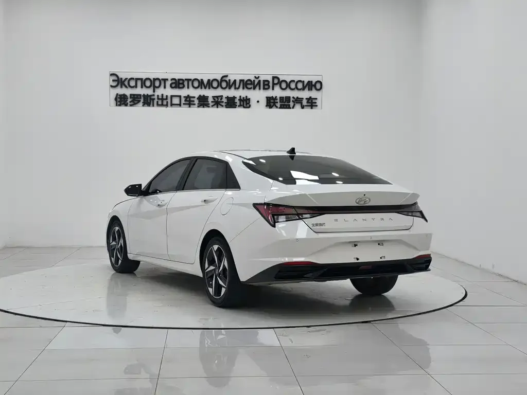 Hyundai Elantra — фото 4