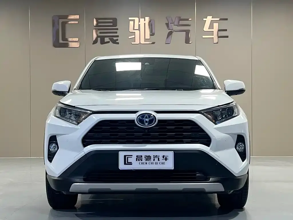 Toyota RAV4 — фото 2