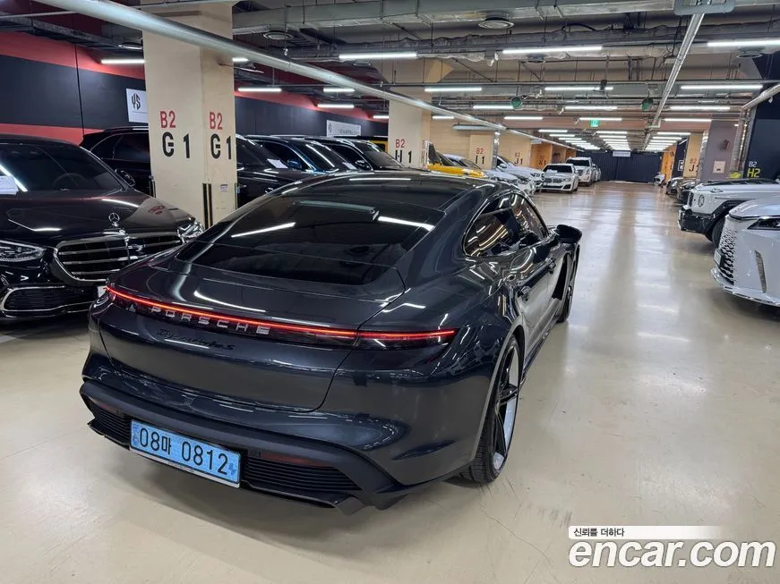 Porsche Taycan 2021 из KR, фото 2
