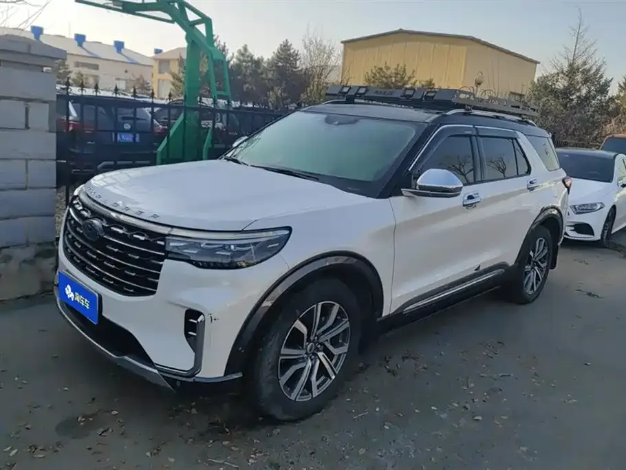 Ford Explorer 2023 из CN, фото 1