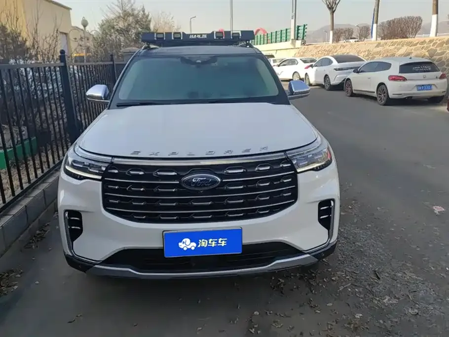 Ford Explorer 2023 из CN, фото 2