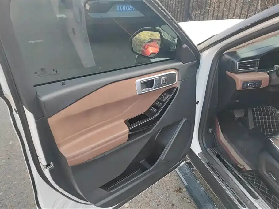 Ford Explorer 2023 из CN, фото 7