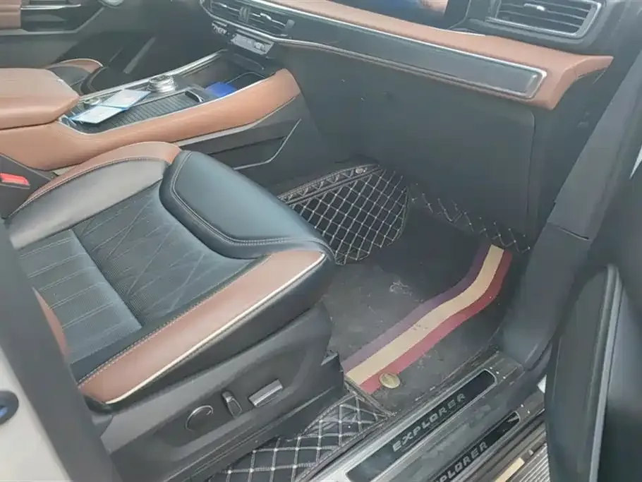 Ford Explorer 2023 из CN, фото 8