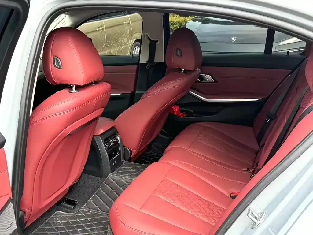 BMW 3 Series 2025 из CN, фото 7
