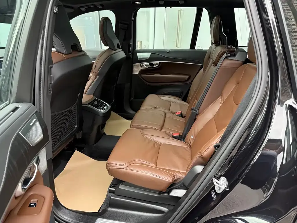 Volvo XC90 2023 из CN, фото 10