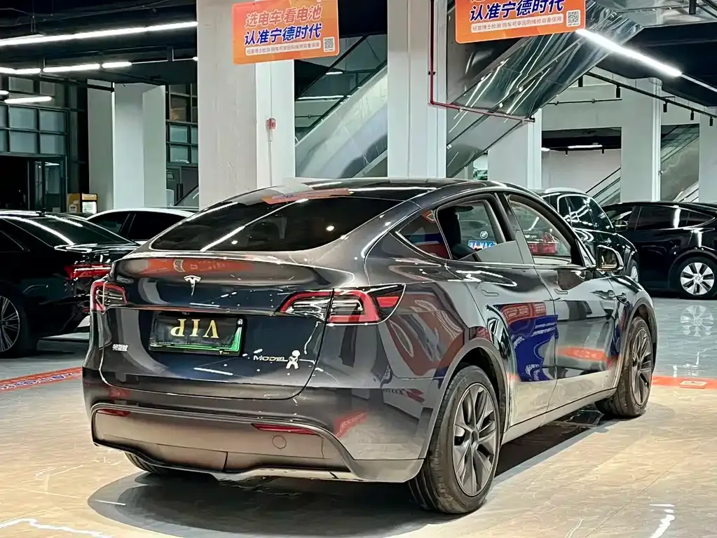 Tesla Model Y 2024 из CN, фото 9