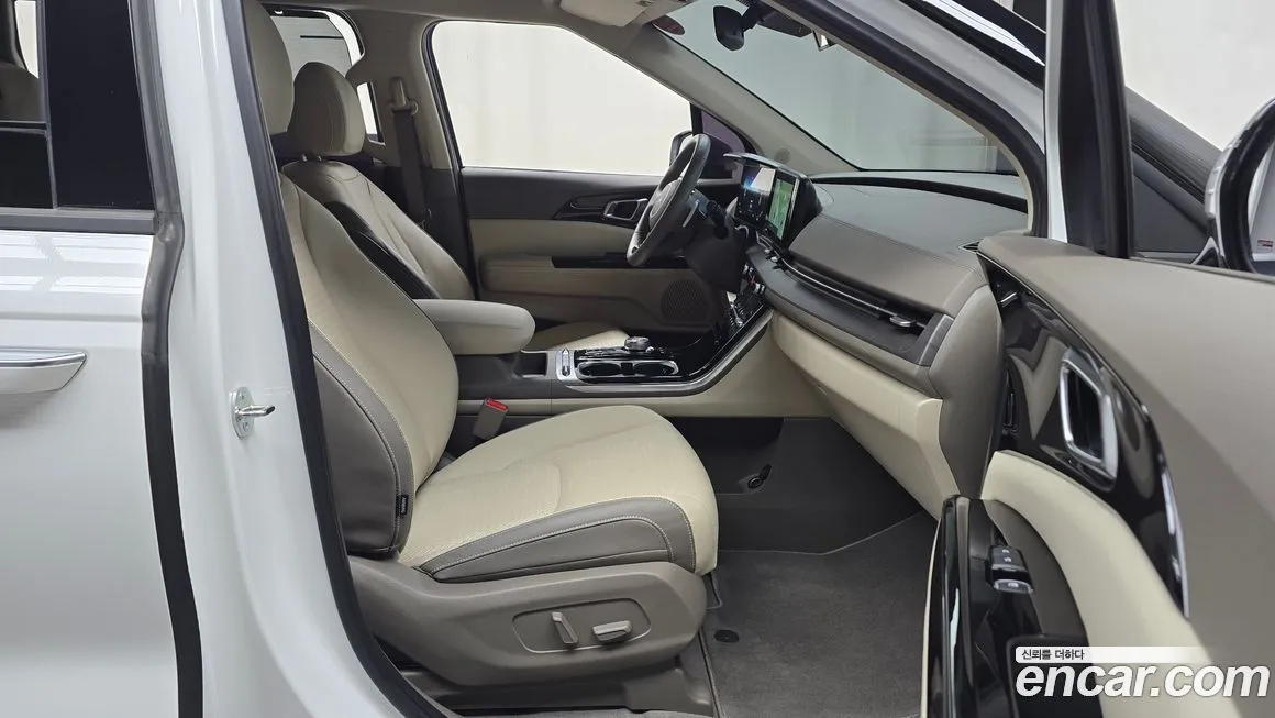 Kia Carnival — фото 10