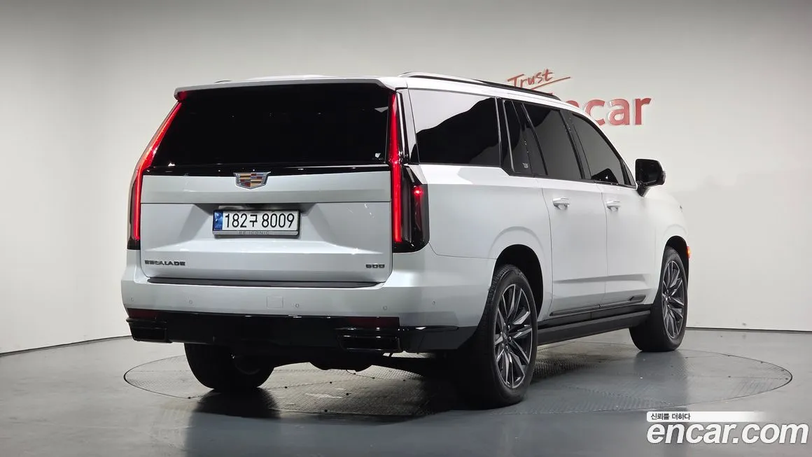 Cadillac Escalade 2023 из KR, фото 2