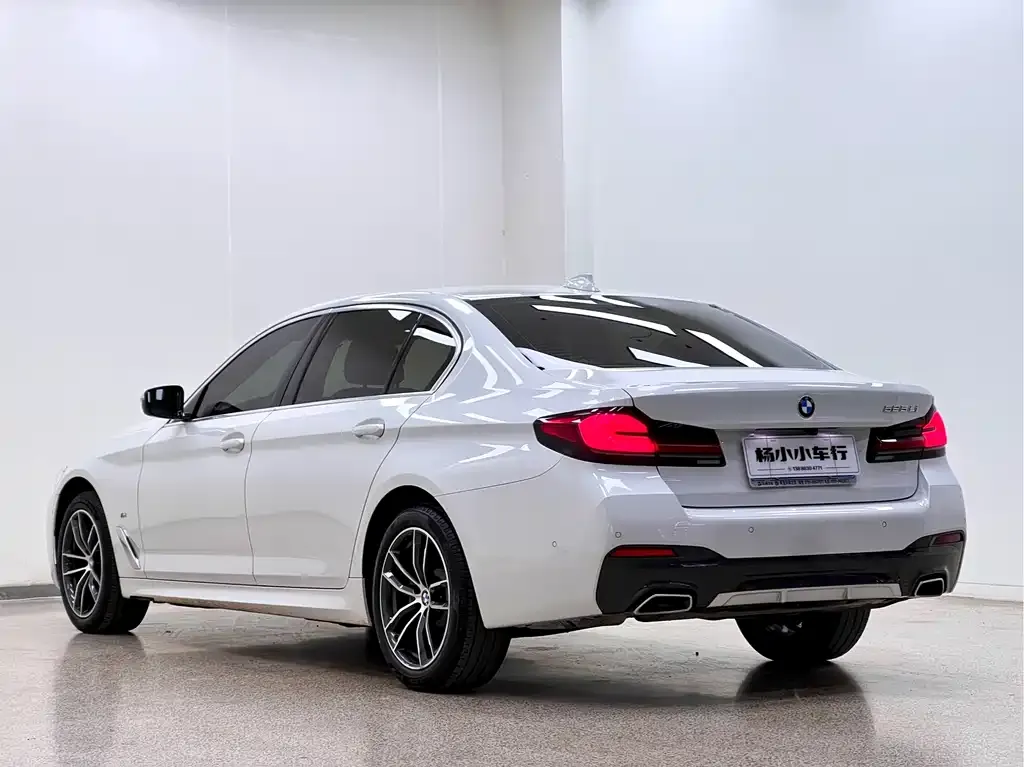 BMW 5 Series — фото 5
