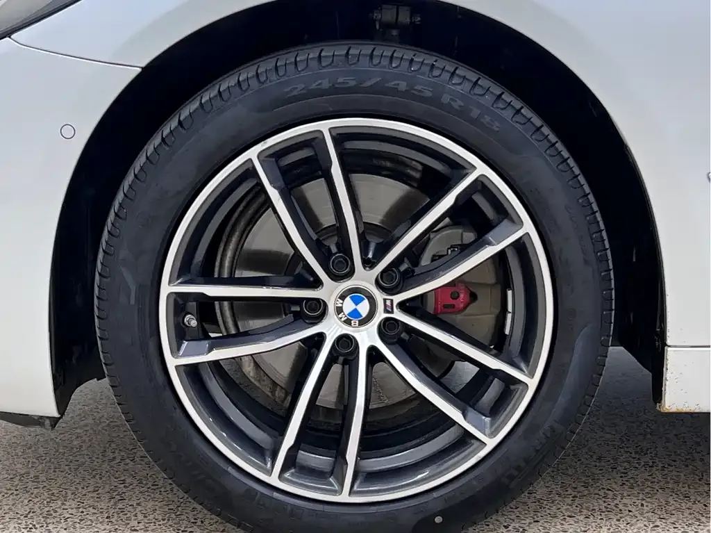 BMW 5 Series — фото 9