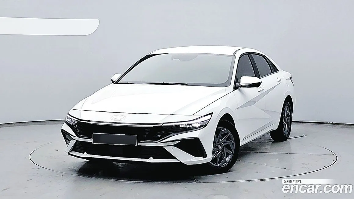 Hyundai AVANTE — фото 1