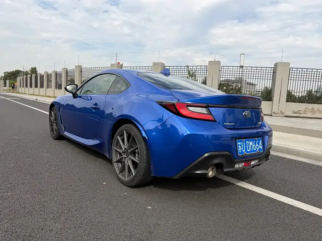 Subaru BRZ 2022 из CN, фото 4
