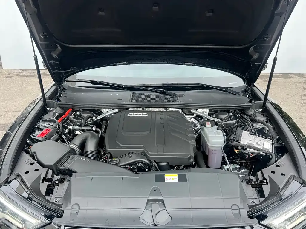 Audi A6L 2023 из CN, фото 9