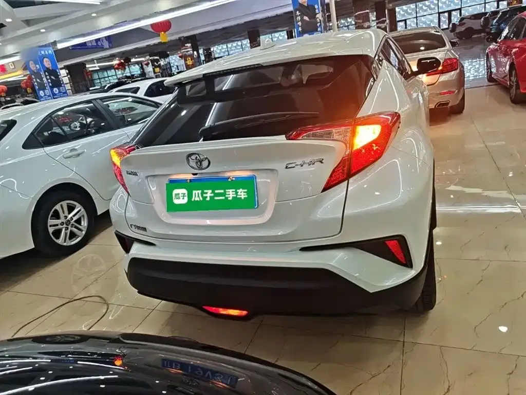 Toyota C-HR — фото 6